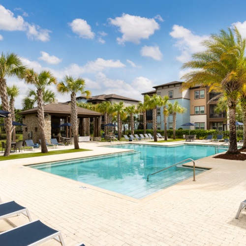 Residences at Lake Park is a pet-friendly apartment community in Lutz, FL